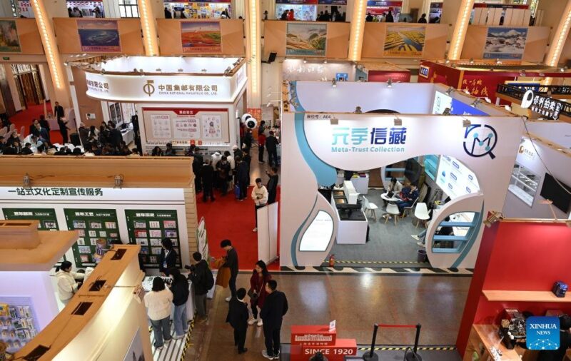 جمع وعرض الإصدارات الخاصة باليوم الأول للإصدار